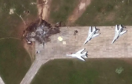 СБУ оприлюднила нове ВІДЕО ураження літаків Ту-22М3 на аеродромі «Бєлая»